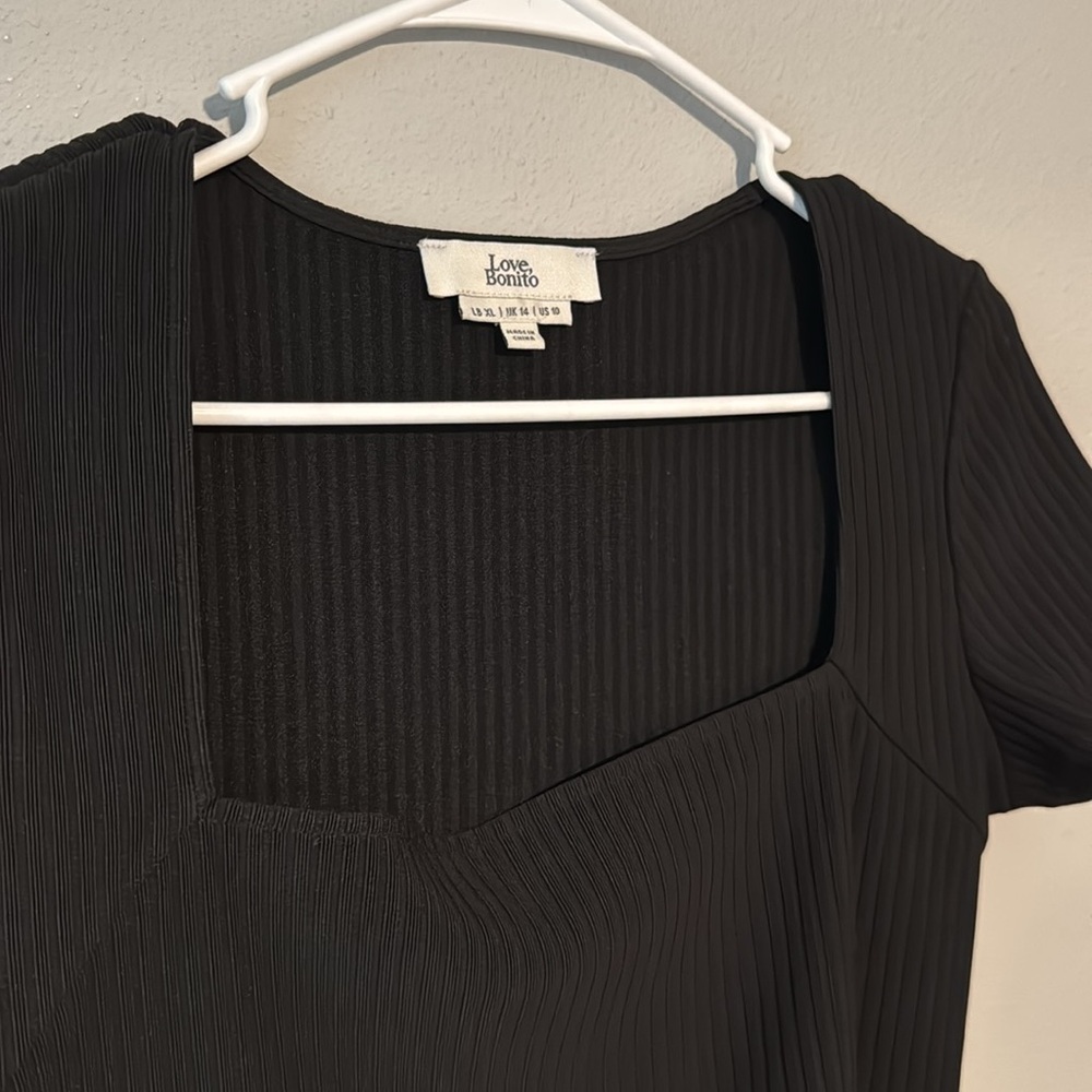 Top - Picture 2 of 4